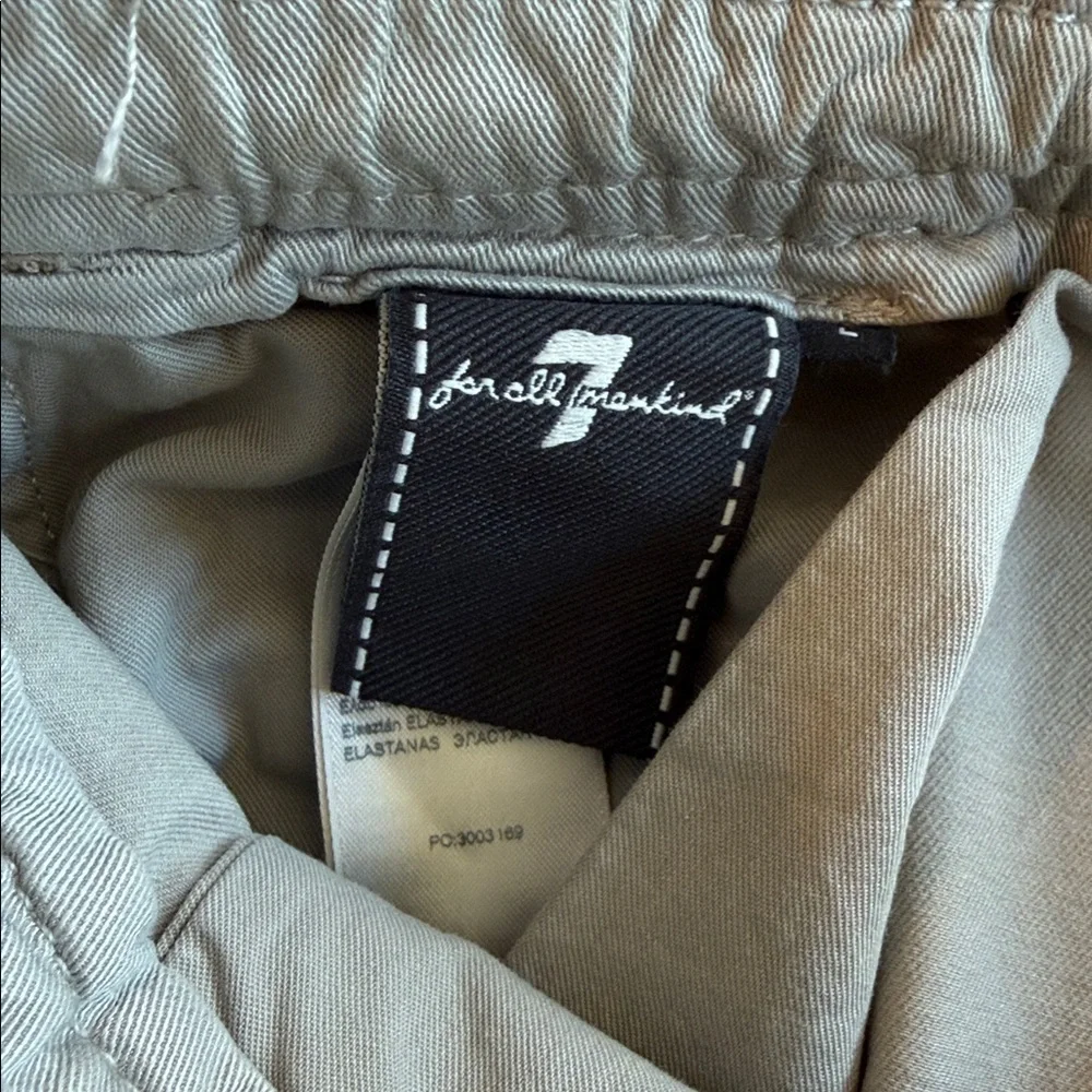 7 For All Mankind Men's Light Green Flat-Front Shorts Sz L. NWOT. Box20